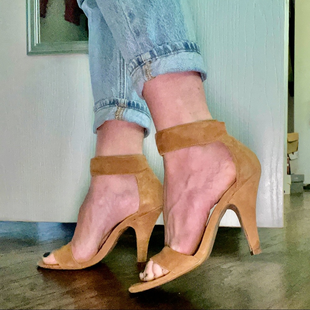 •HP• Jeffrey Campbell Tan Foxtrot Open Toe Velcro Ankle Strap 3 1/4” Heels